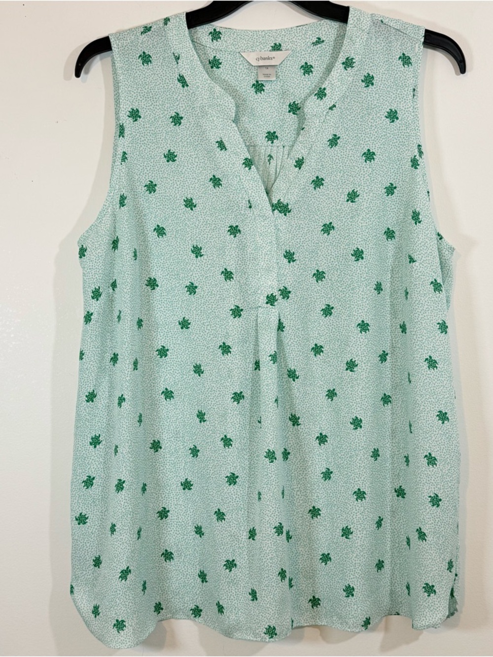 CJ Banks Green Turtle Print Sleeveless Blouse Pleated Back Coastal Top Size 1X